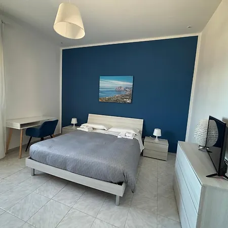 Casa Del Grillo, In Centro, A 50m Dal Mare *